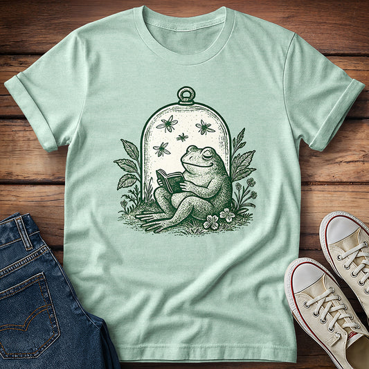 Cottagecore Frog Reading T-Shirt